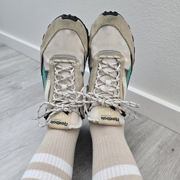 Reebok | Classic Leather Legacy 'Splatter Paint' utility beige sneakers WMS 7.5 - Picture 6 of 13